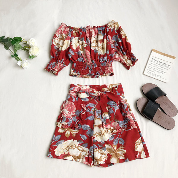 Ženski moderan dvodijelni komplet sa cvjetnim motivima