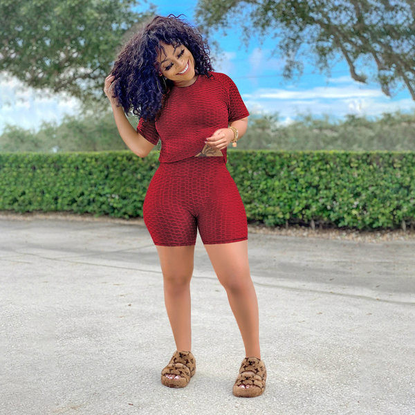 Ljetni ženski komplet iz dva dijela - kratke hlače i majica