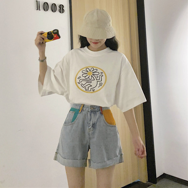 Ležeran ženski komplet kratkih traperica i majice