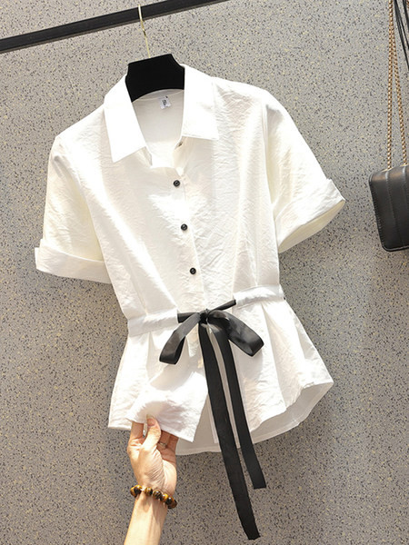 Novi model ženskog kompleta pantalona i košulje