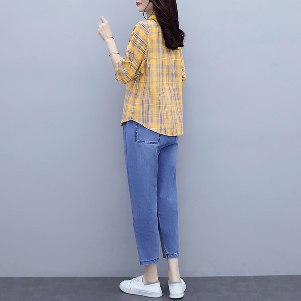 Ženski komplet karirana košulja i traperice