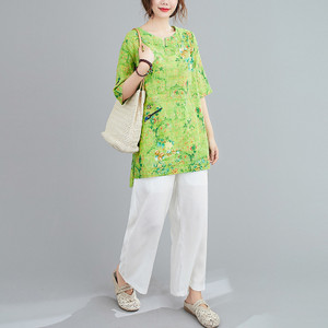 Γυναικείο μοντέρνο σετ από δύο μέρη με χρωματιστό μοτίβο