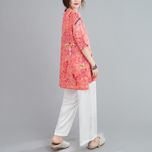 Γυναικείο μοντέρνο σετ από δύο μέρη με χρωματιστό μοτίβο