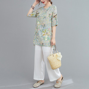 Γυναικείο μοντέρνο σετ από δύο μέρη με χρωματιστό μοτίβο