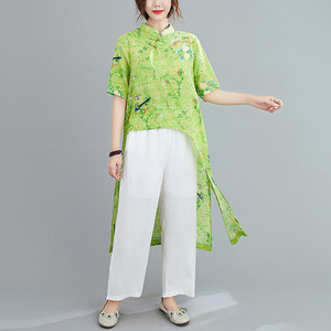 Γυναικείο μοντέρνο σετ από δύο μέρη με χρωματιστό μοτίβο