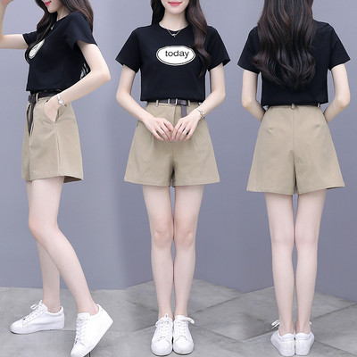 Καλοκαιρινό σετ για γυναίκες - μπλουζάκι και σορτς