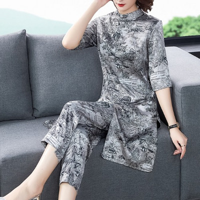 Κομψό σετ γυναικείο με 3/4 μανίκια και κουμπιά σε διαφορετικά χρώματα