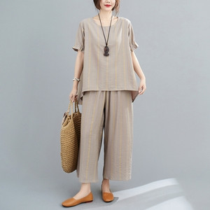 Γυναικείο σετ μοντέλο σε διάφορα χρώματα