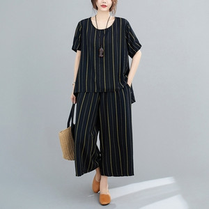 Γυναικείο σετ μοντέλο σε διάφορα χρώματα