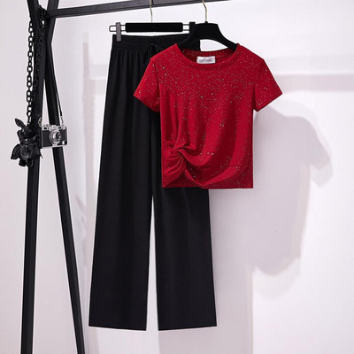 Γυναικεία μοντέρνα φόρμα  από δύο μέρη - παντελόνι και μπλούζα