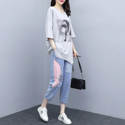 Casual γυναικείο σετ μπλουζάκι και τζιν με μήκος 7/8