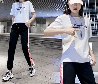 Γυναικεία αθλητικά και καθημερινά σετ με επιγραφή