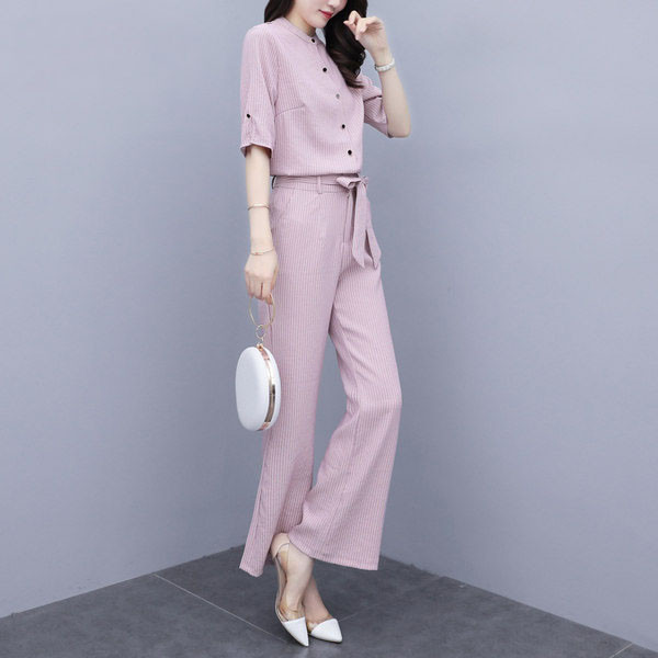 Μοντέρνο γυναικείο σετ -  μπλουζάκι και παντελόνια