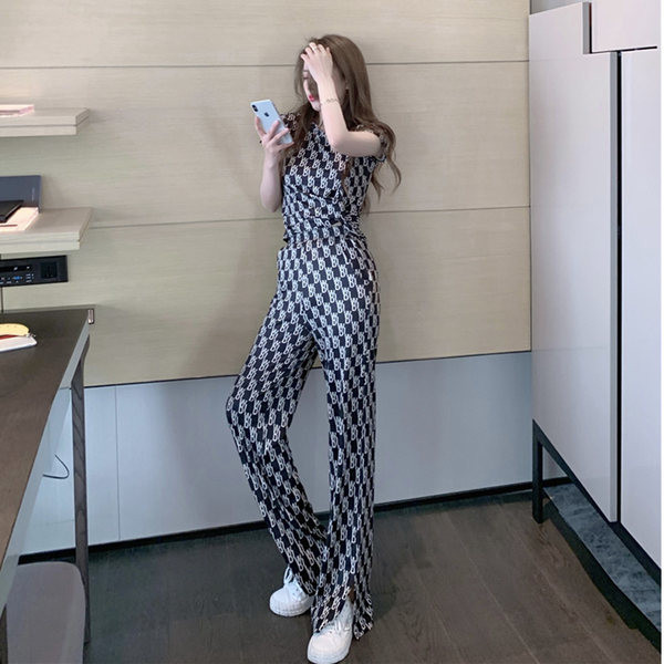 Γυναικείο σετ παντελόνι και μπλούζα με κοντά μανίκια