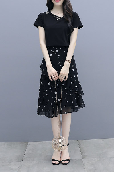 Novi model ženskog kompleta - dvodijelni u crnoj boji