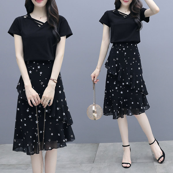 Novi model ženskog kompleta - dvodijelni u crnoj boji