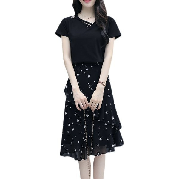 Novi model ženskog kompleta - dvodijelni u crnoj boji