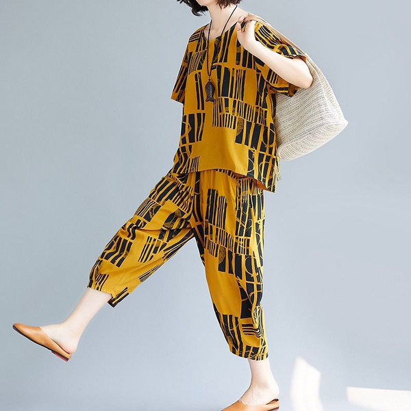 Plaša modeļa vasaras komplekts - T-krekls un bikses