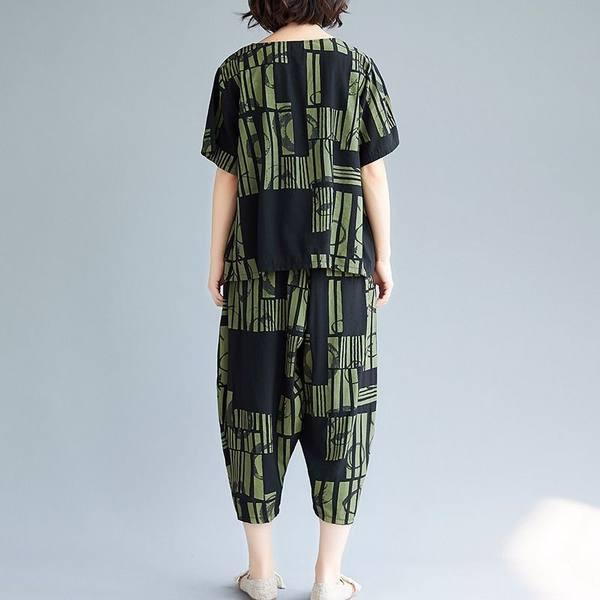 Plaša modeļa vasaras komplekts - T-krekls un bikses