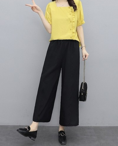 Moderan ženski komplet - široki model iz dva dijela