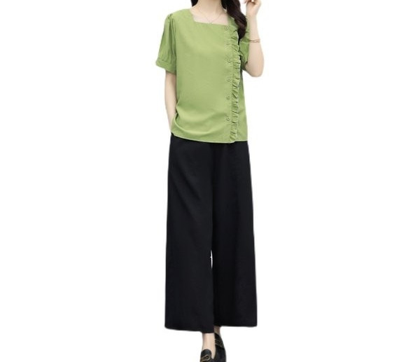 Moderan ženski komplet - široki model iz dva dijela