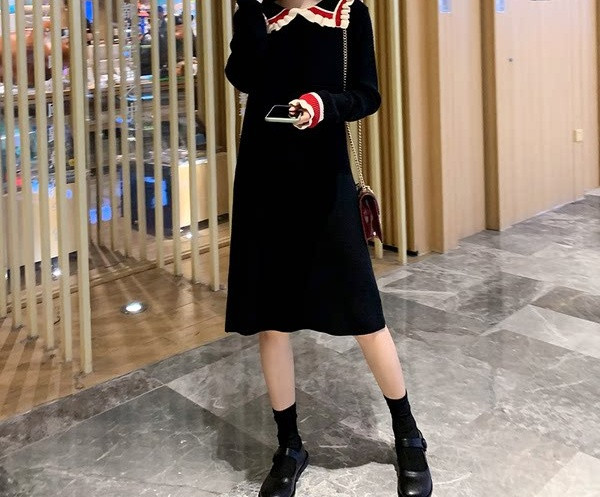 Ženska haljina za trudnice s dugim rukavima ravnog modela