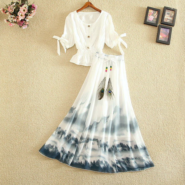 Moderan ženski komplet iz dva dijela - duga suknja i bluza