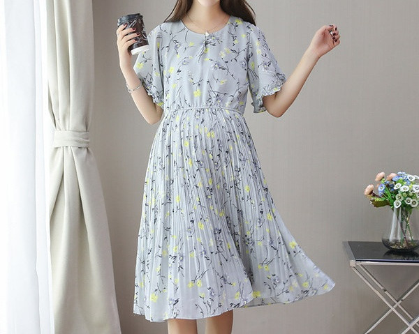 Elegantna ženska haljina s cvjetnim uzorkom i okruglim izrezom za trudnice