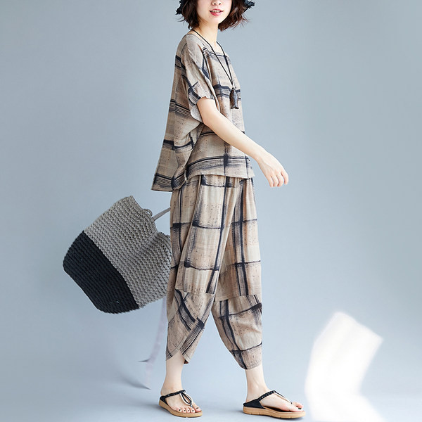 Novi model ženskog kariranog kompleta u dvije boje - široki model