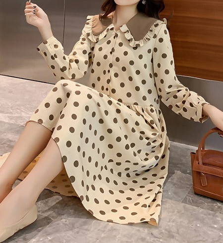 Moderna haljina na točkice za trudnice