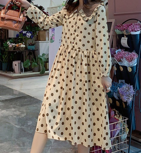 Moderna haljina na točkice za trudnice