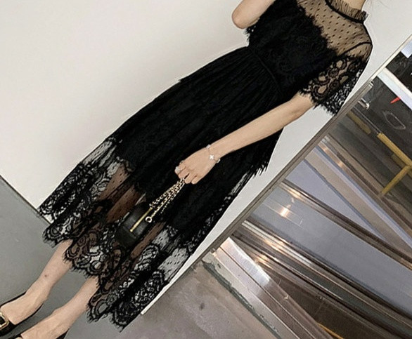 Elegantna duga ženska haljina od čipke za trudnice