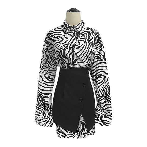 Ženski komplet životinjskog uzorka s klasičnim ovratnikom