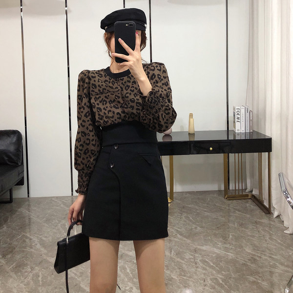 Sieviešu ikdienas komplekts - krekls un svārki