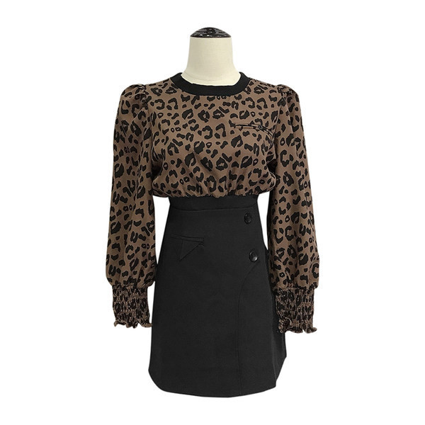 Sieviešu ikdienas komplekts - krekls un svārki