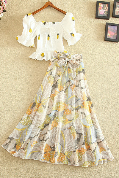 Novi model ženskog kompleta duge suknje i bluze