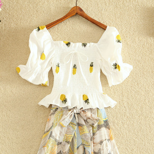 Novi model ženskog kompleta duge suknje i bluze