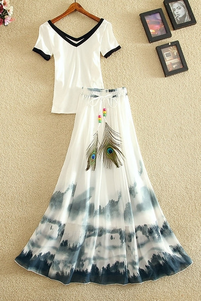 Aktuelan ženski komplet iz dva dijela - suknja i bluza