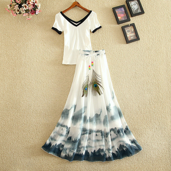 Aktuelan ženski komplet iz dva dijela - suknja i bluza