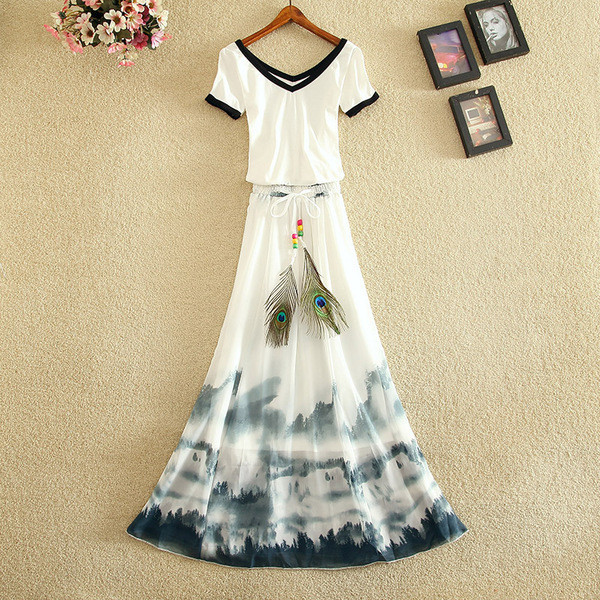 Aktuelan ženski komplet iz dva dijela - suknja i bluza