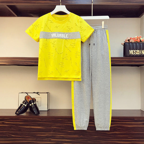 Sportsko-dnevni set kratke majice i hlača s rubom