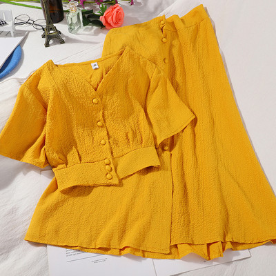 Ανοιξιάτικο γυναικείο σετ -  μπλούζα και φούστα