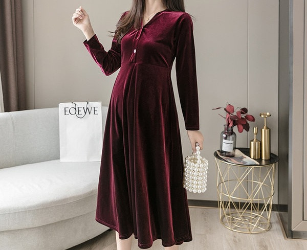 Eleganta sieviešu samta kleita grūtniecēm