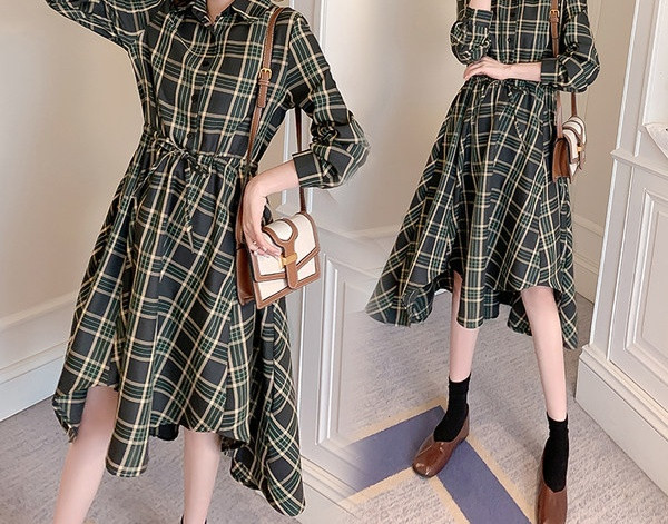 Moderan model karirane haljine za trudnice