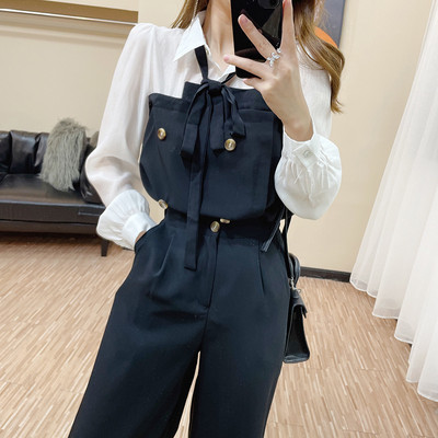 Γυναικείο σετ από δύο μέρη με κουμπιά - φαρδύ μοντέλο