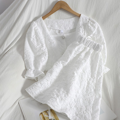 Γυναικείο σετ από δύο μέρη - τοπ με τετράγωνο ντεκολτέ και φούστα