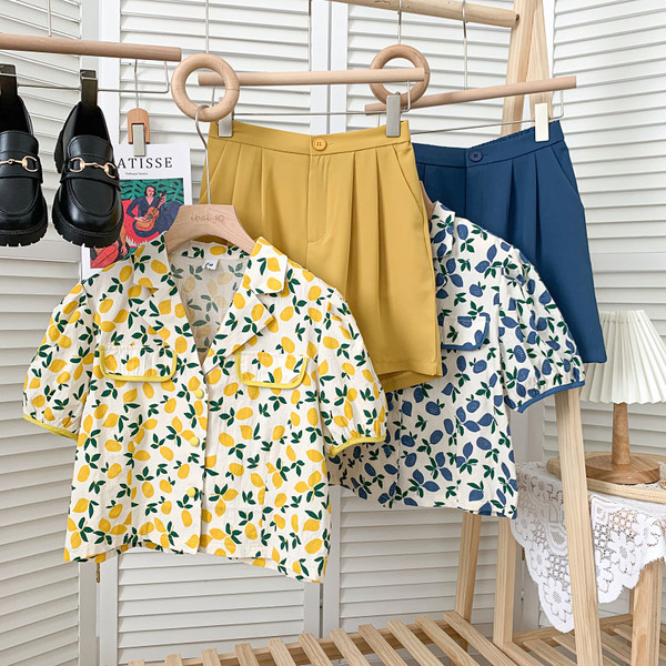 Ljetni set cvjetnog uzorka - kratka košulja i hlače