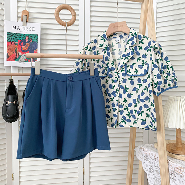 Ljetni set cvjetnog uzorka - kratka košulja i hlače