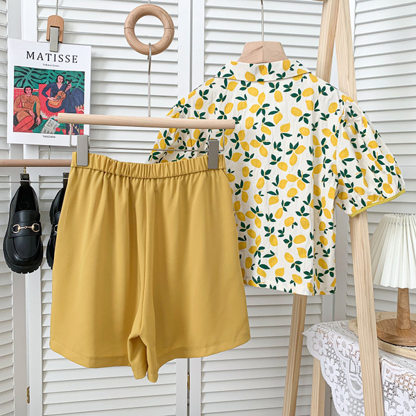 Ljetni set cvjetnog uzorka - kratka košulja i hlače