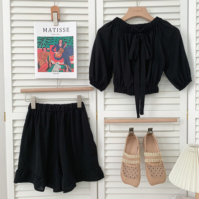 Καλοκαιρινό  σετ με βολάν - μπλούζα και σορτς